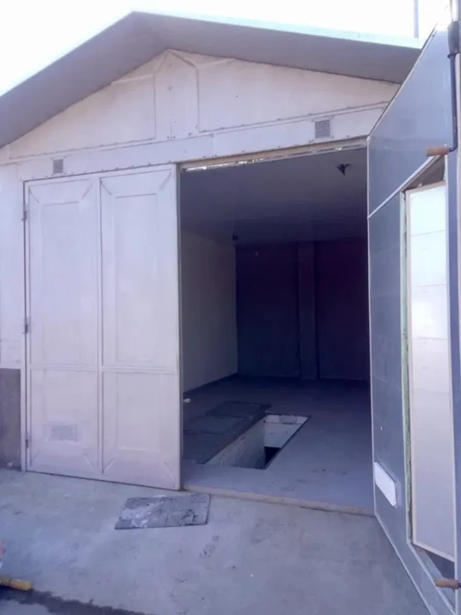 Утеплений металевий гаражний бокс