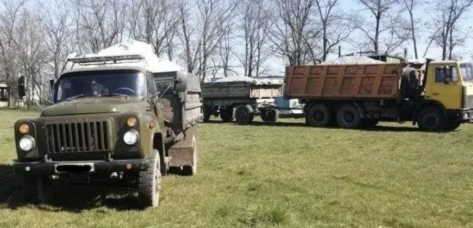Вантажні перевезення, вивіз сміття. Пісок, відсів, шлак, щебень, земля