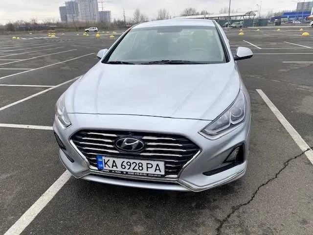 Автомобіль Hyndai Sonata