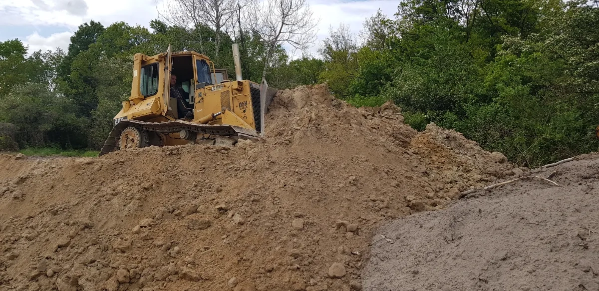 Послуги бульдозера Caterpillar D5 H LGP