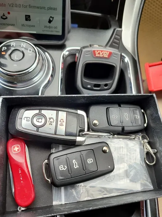 Авто ключі. Програмування, прив'язка, клонування чіпів та ключів