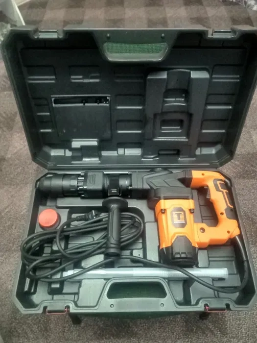 Відбійний молоток 22Дж Tekhmann TDH-1722 MAX.