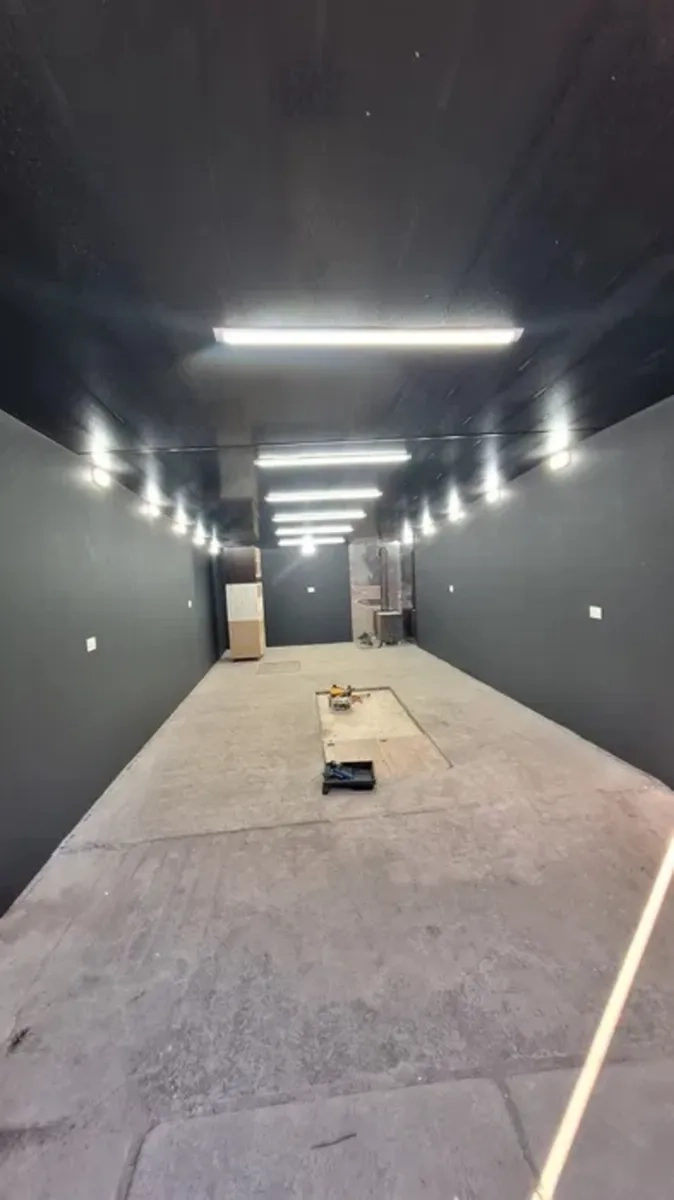 Затишний охайний гараж на 2 авто.