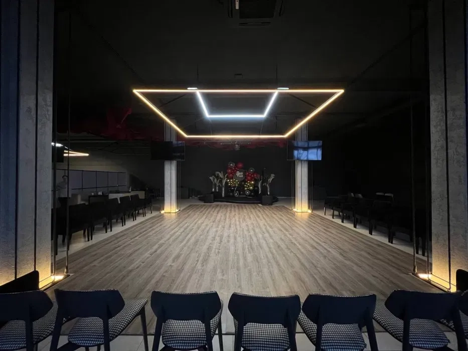 Ламінат паркету танцювальної площадки до 400 кв.м.