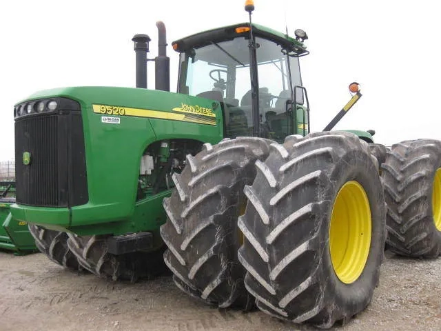 Трактор JOHN DEERE 9520 (745).