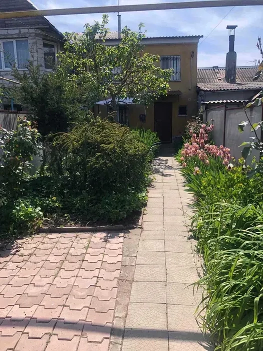 Просторий будинок у Фонтанці з усіма умовами для життя