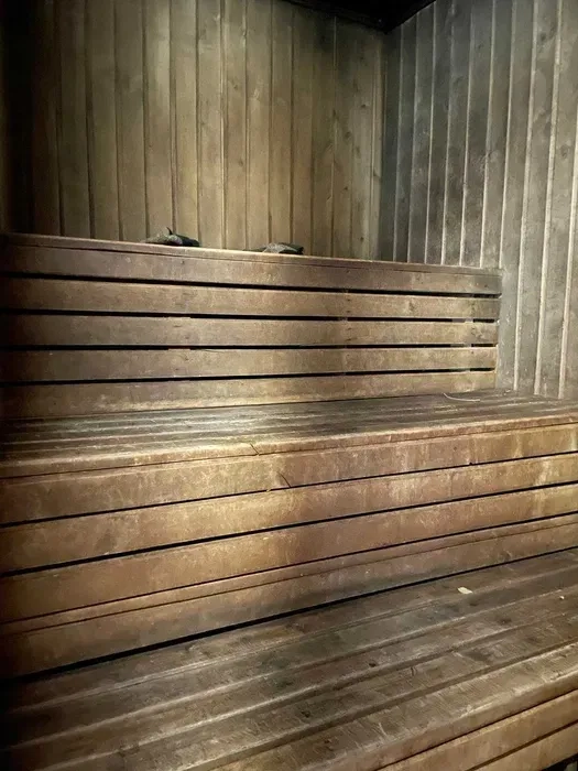 Баня на дровах з віником для відпочинку та релаксу