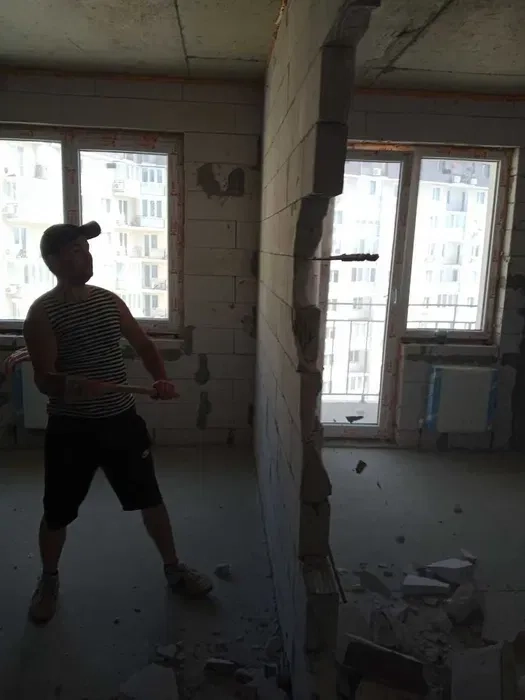 ДЕМОНТАЖНЫЕ РАБОТЫ, Демонтаж квартир, строений вручную и техникой. 160 за кв. метр