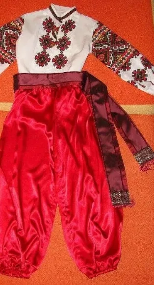 УКРАЇНСЬКИЙ КОСТЮМ