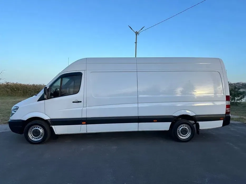 Займаємось вантажними перевезенням по місту, області та за її межами.