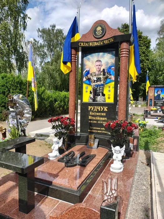 Пам'ятники для військових. Меморіальні комплекси!!