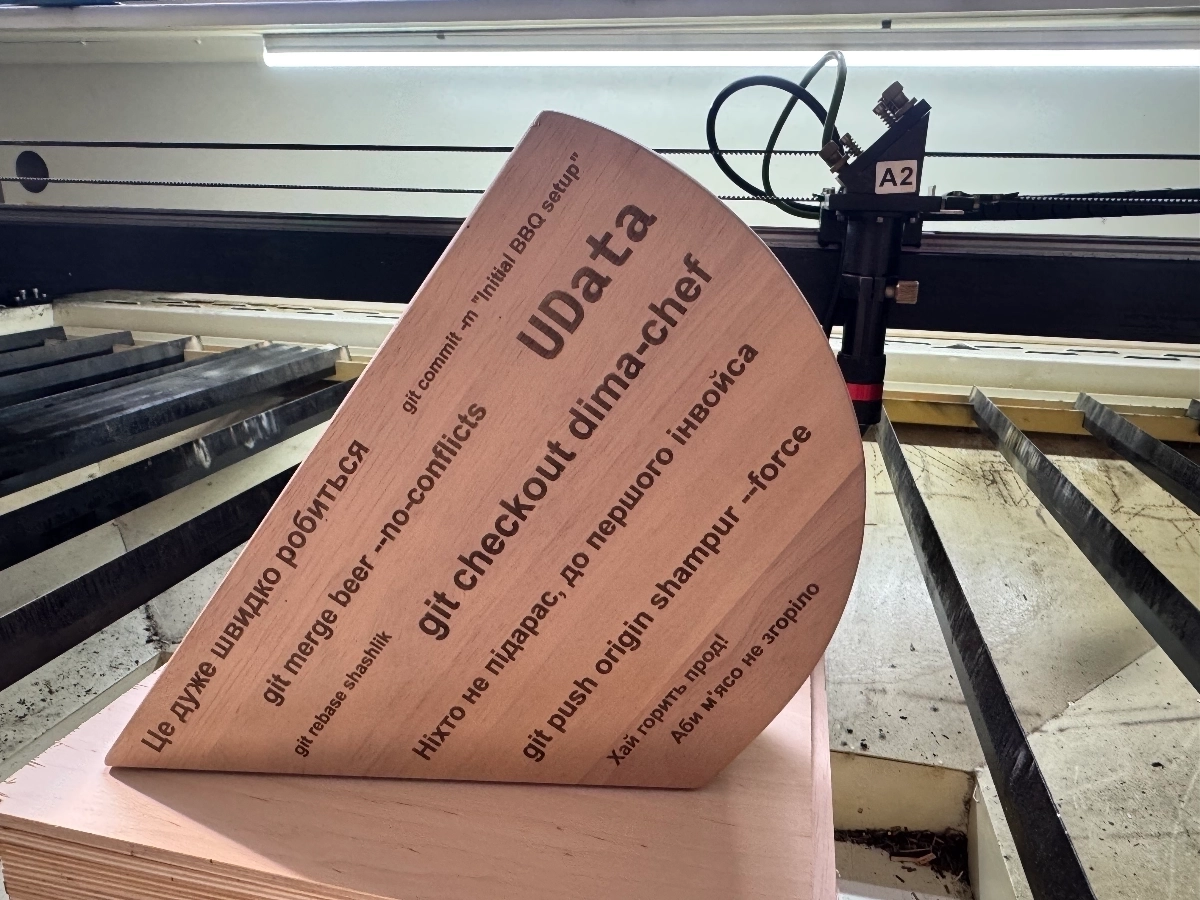 Лазерна та фрезерна порізка та гравіювання на ЧПУ Київ