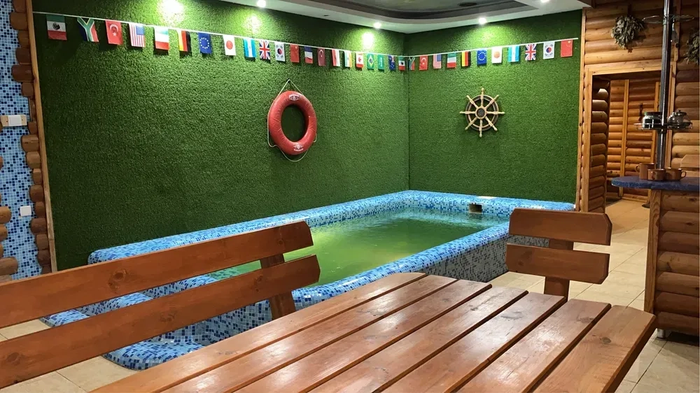 Чан, баня, лазня, альтанка, на березі Дніпра