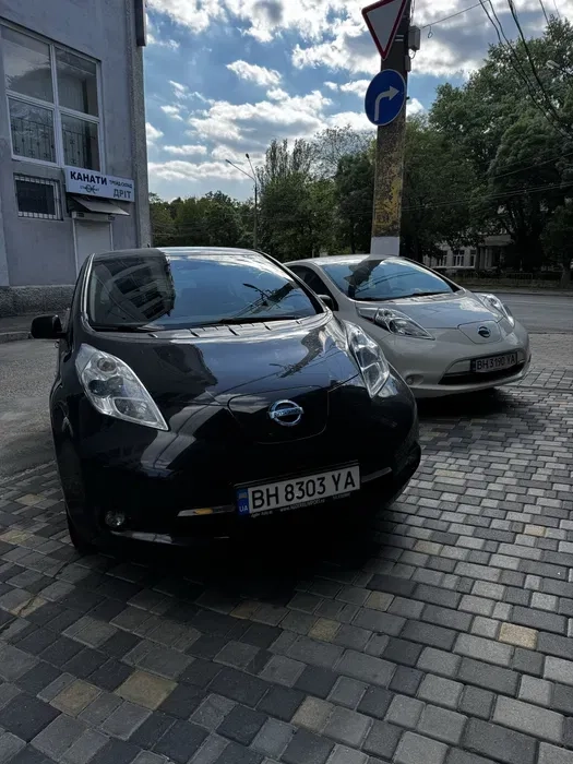 Aвто Nissan leaf 600 грн