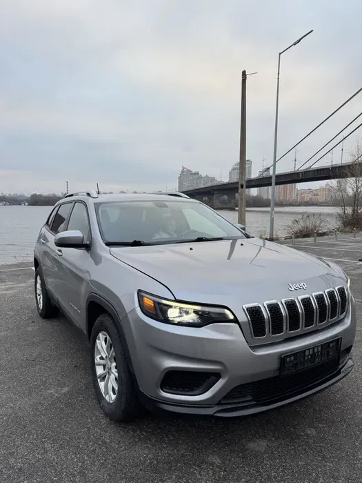 Авто jeep cherokee