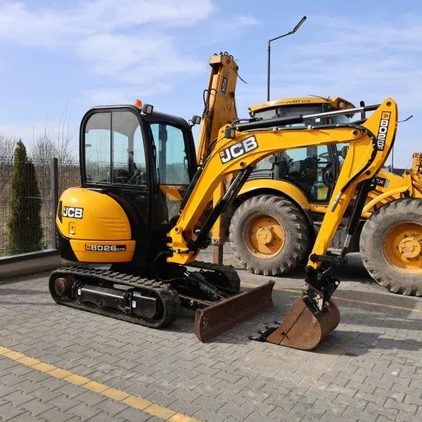 Міні екскаватор на гусеничному ходу