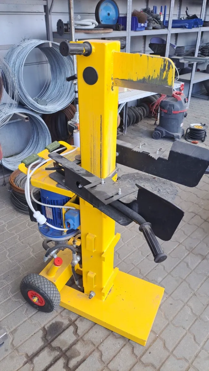 Гідравлічний дровокол SKIF 20 т