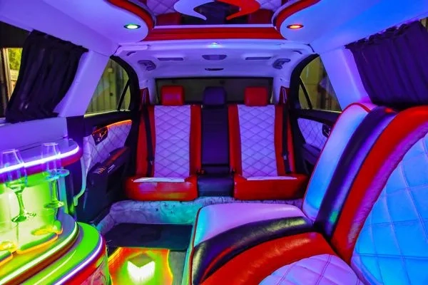 031 Лімузин на веcілля Mercedes W221 S600