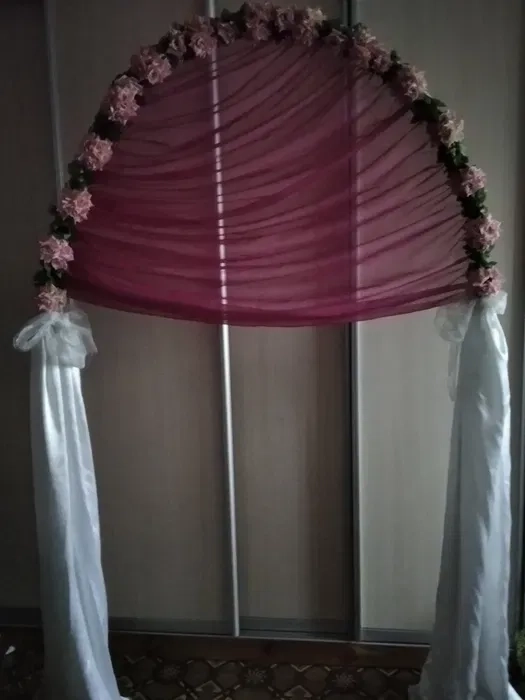 Арка весільна, святкова, ведмедики на весільну машину молодятам.