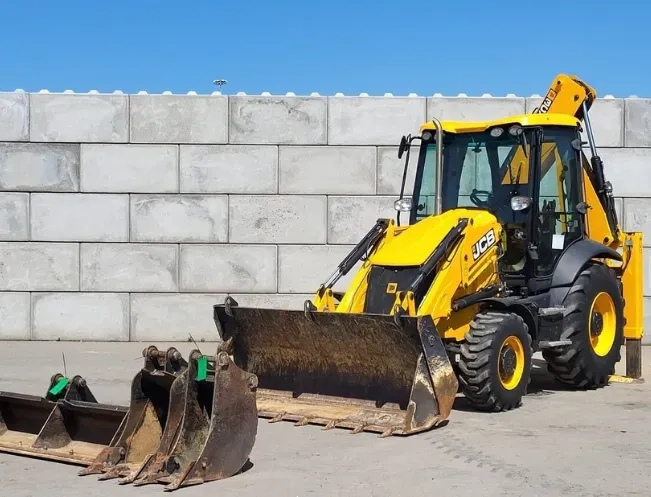 Tкскаватор-навантажувач ФОП камаз Житомир