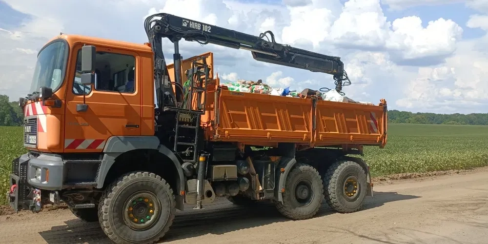 Вивіз сміття, листя, гілок