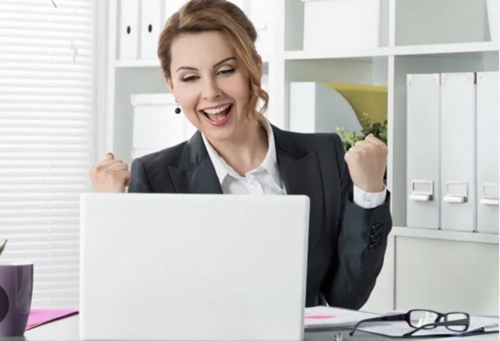 Бухгалтер ФОП, оцифрування трудових книжок