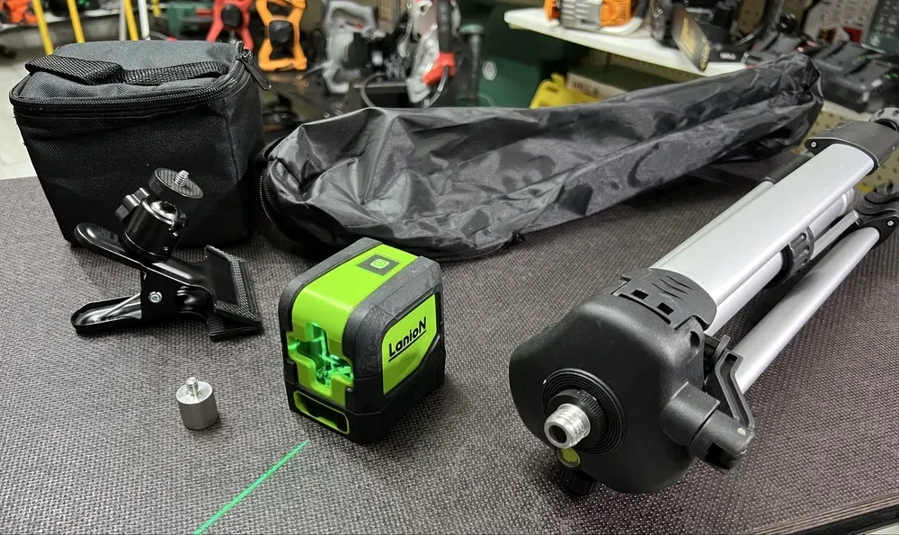 Лазерний рівень Лазер LanioN LN11 + штатив 1.2 м + прищіпка