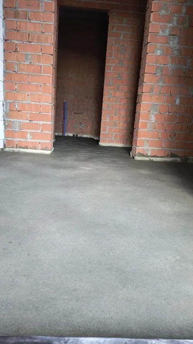 Стяжка підлоги, Напівсуха стяжка, Напівсуха стяжка підлоги,Рівна підлога