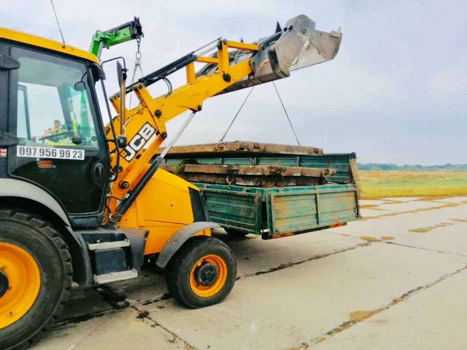     Екскаватор 