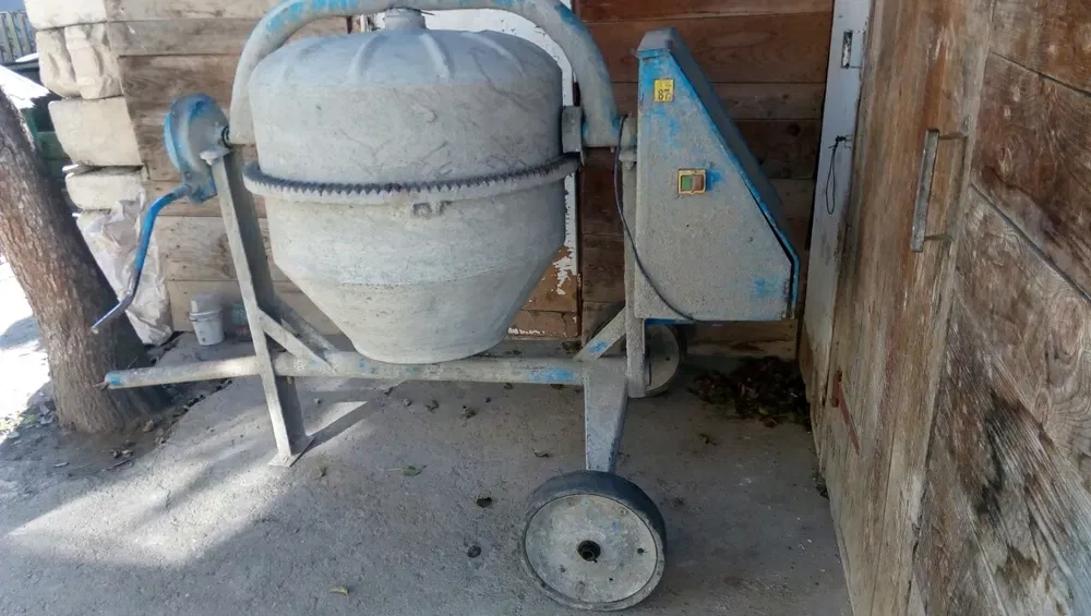 Бетономішалка 125л на 220V: готова до роботи