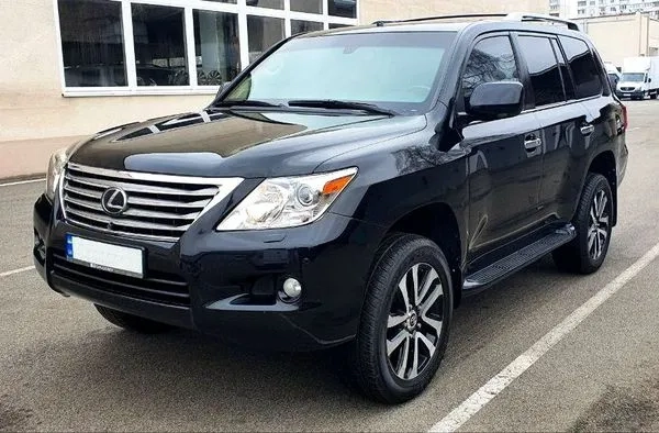 384 Броньований джип Lexus LX 570 B6 чорний з водієм