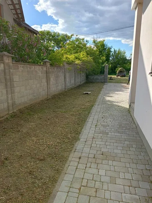 Косіння стрижка трави бур*янів газону