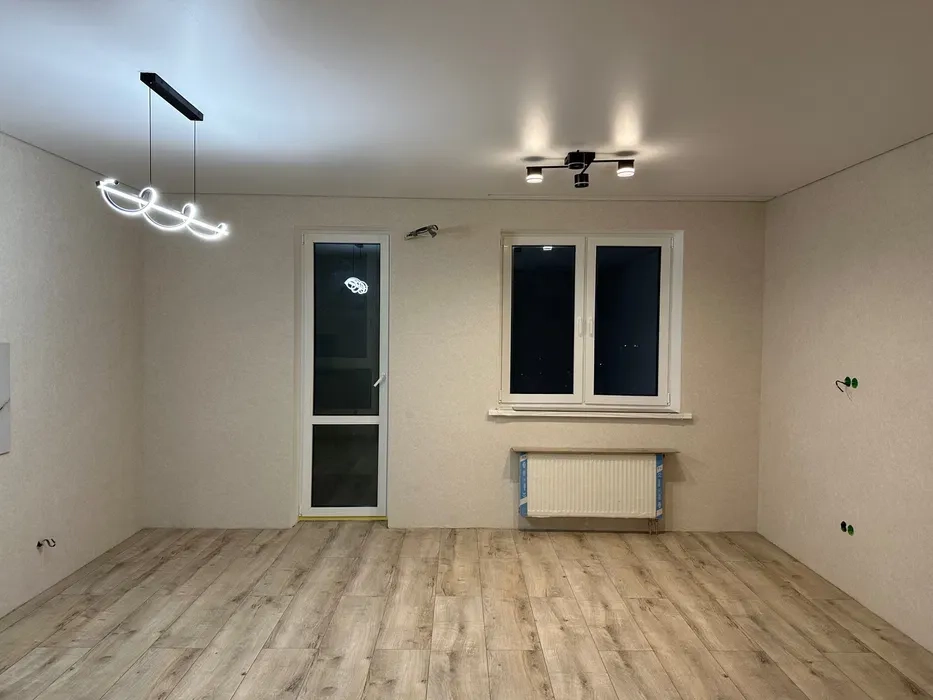 Поклейка шпалер, покраска, шпаклівка... Комплексний і частковий ремонт