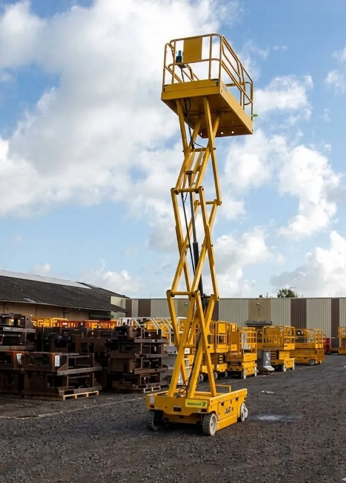 Ножичний підйомник JLG 1930ES, для виконання висотних робіт.