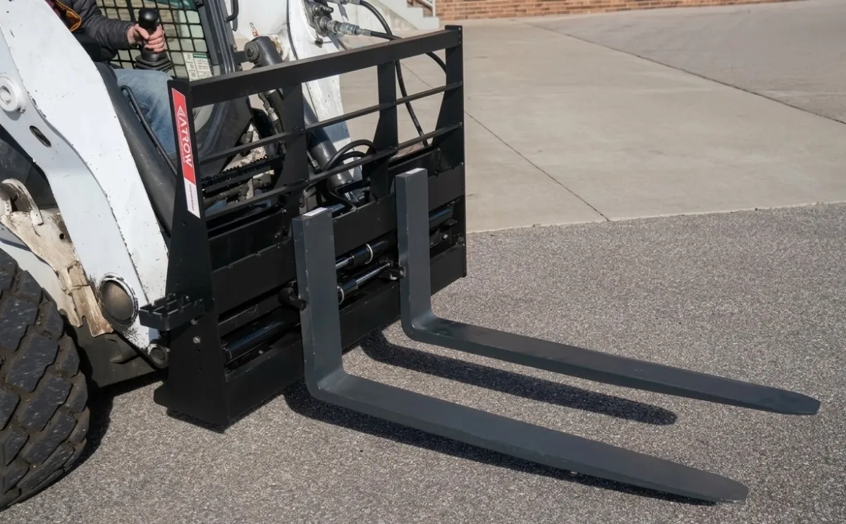 Палетні вила для міні-навантажувача (1000 кг)