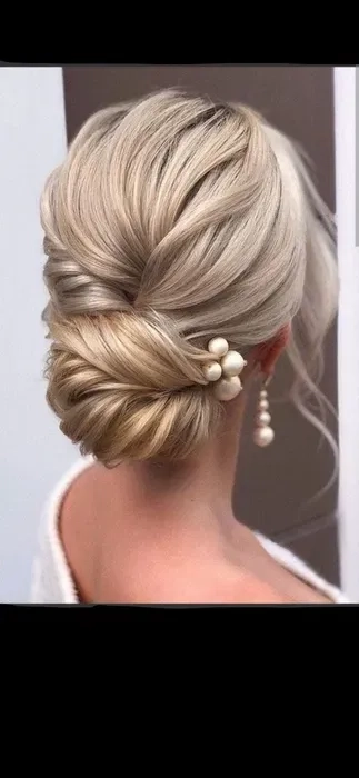 Весільна зачіска, макіяж, образ на випускний