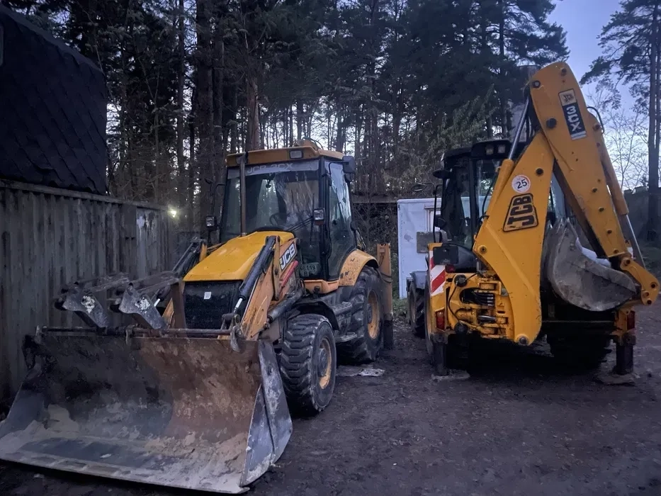 Ескаватор -Навантажувач JSB