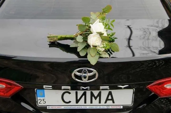 Авто преміум класу тойота камрі 24 року