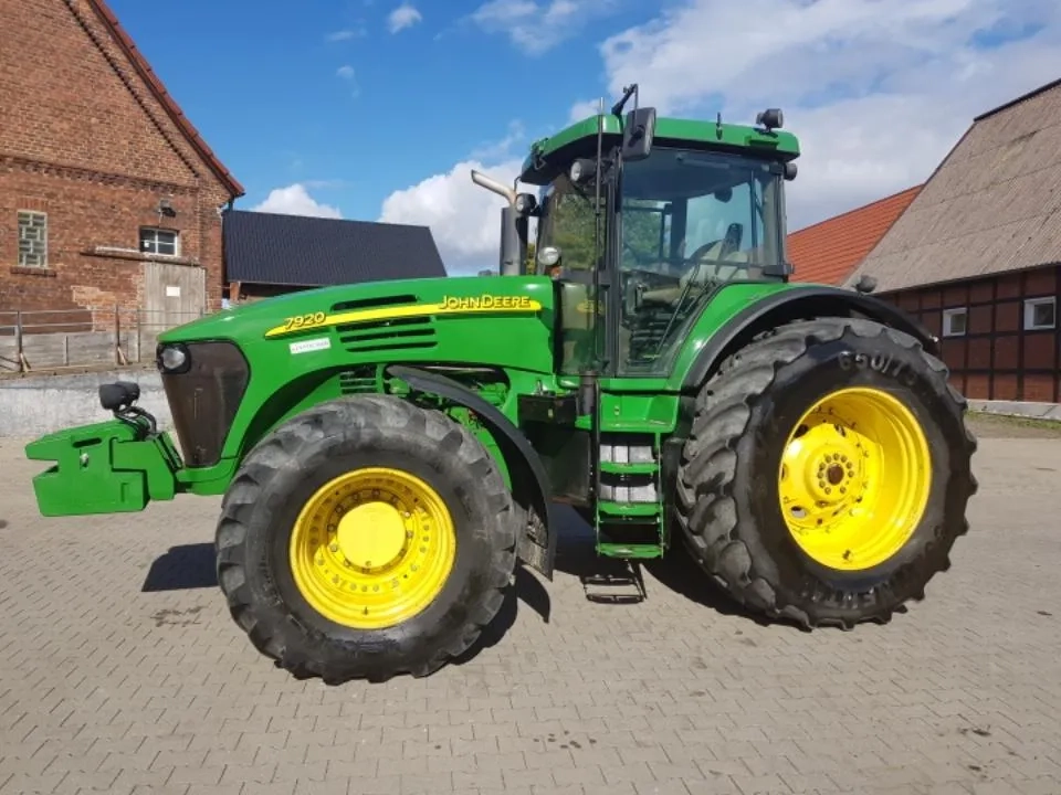 Трактор JOHN DEERE 7920 (736).