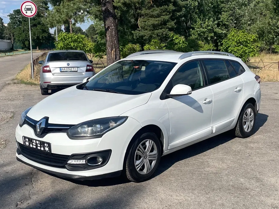 Авто Renault Megan 2015 под такси Рено меган дизель 1.5