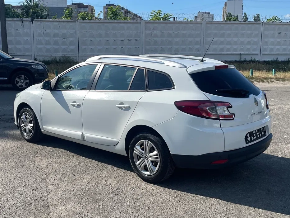 Авто Renault Megan 2015 под такси Рено меган дизель 1.5