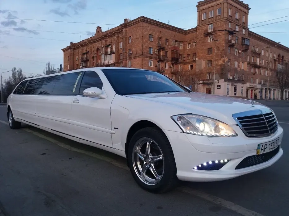 Лімузини та легкові авто у Запоріжжі