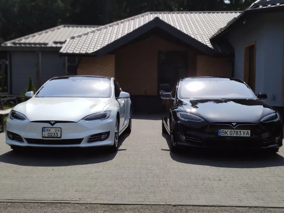 Весільний авто кортеж TESLA Model S, X ,лимузин на весілля BMW M