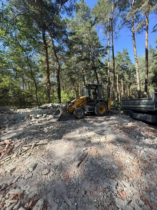 Спецтехніка ( JCB 3 , JCB 535 та дорожння техніка, )