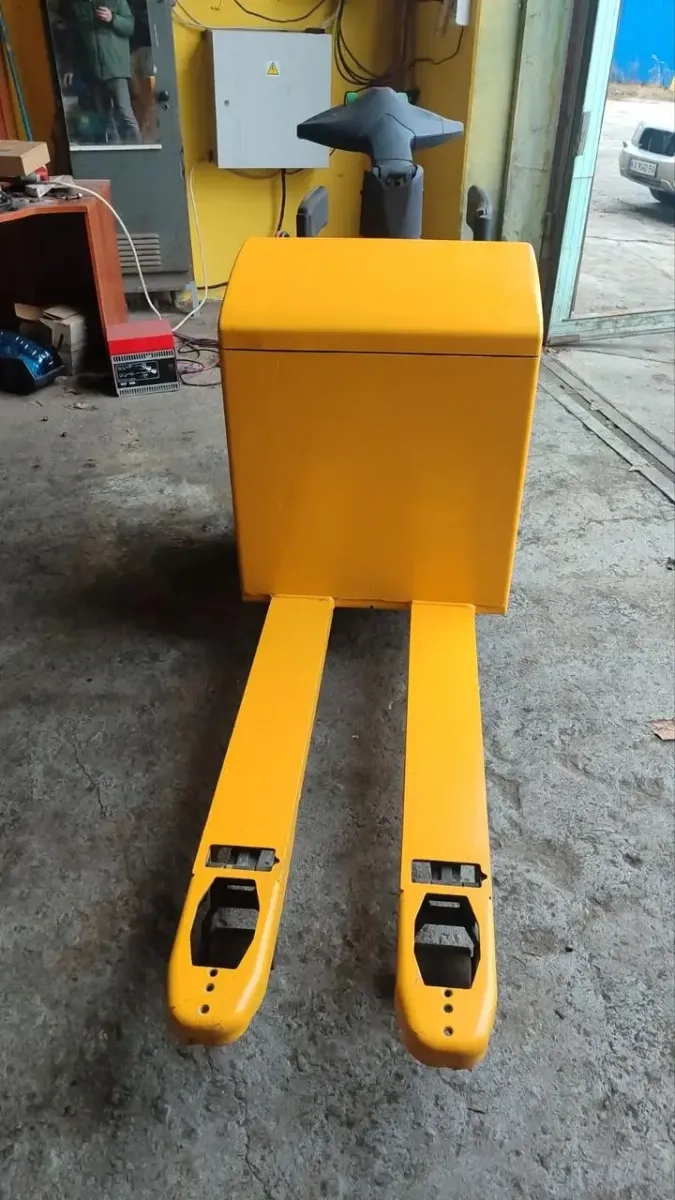 Електровізок Jungheinrich ERE120