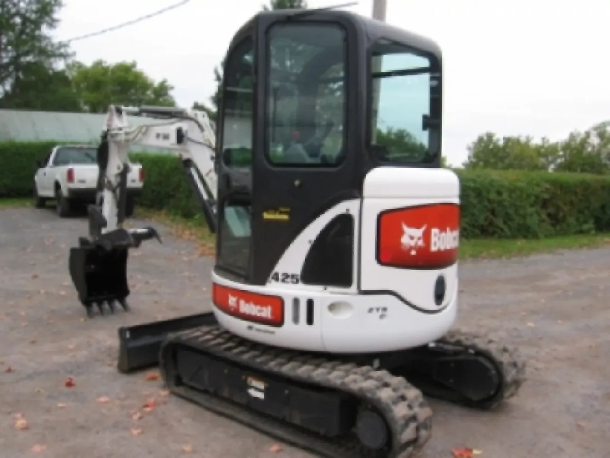 Міні-екскаватор Bobcat EXC425