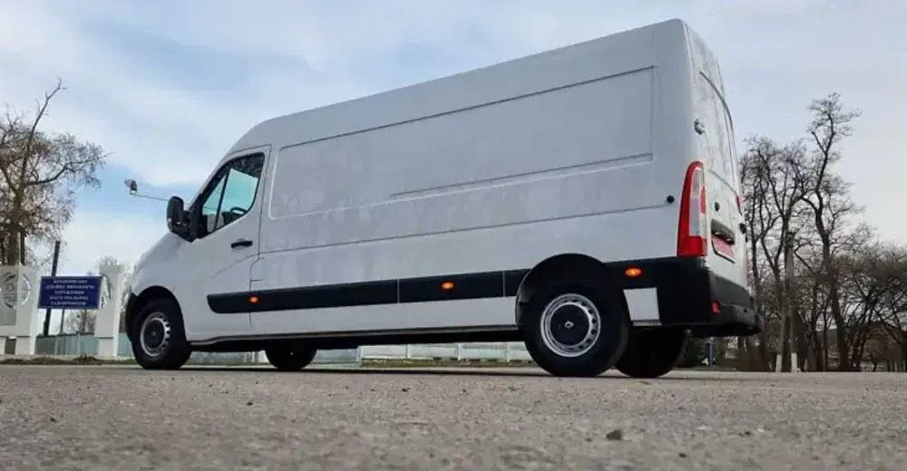 Вантажне таксі. Малогабаритні перевезення Мікроавтобус Рено 13куб до2т