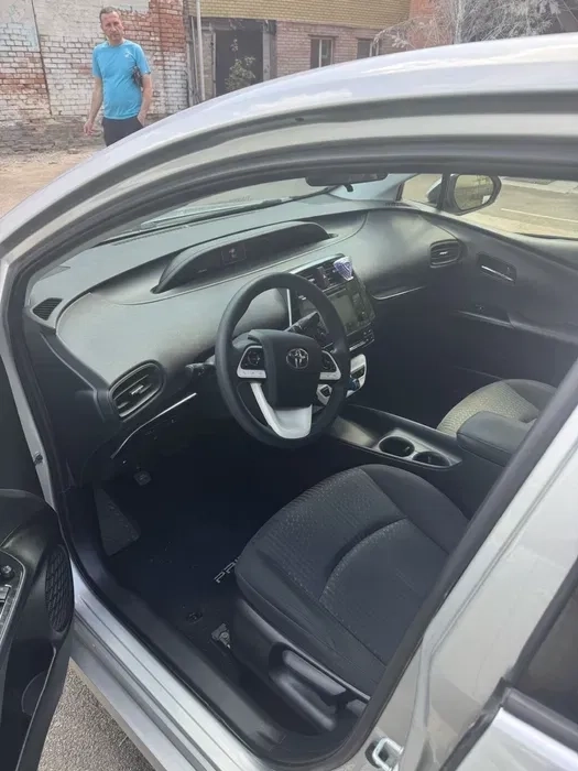 Toyota prius приус 2018