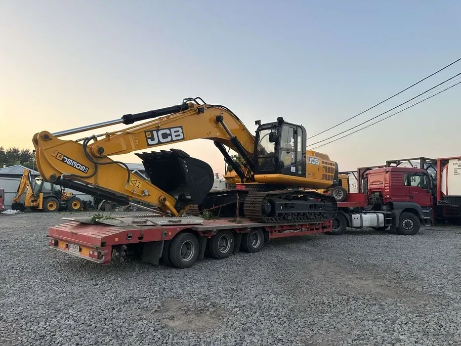 Послуги Автокранів, Маніпуляторів, Тягачів та Тралів. Комплексні Перевезення Негабаритних Вантажів!