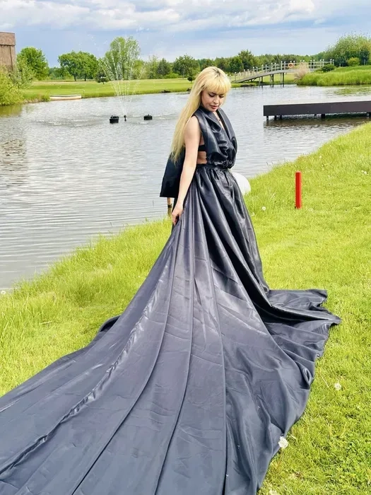 Вишукана сукня зі шлейфом 3,5 метри для фотосесії, відправляємо по всій країні